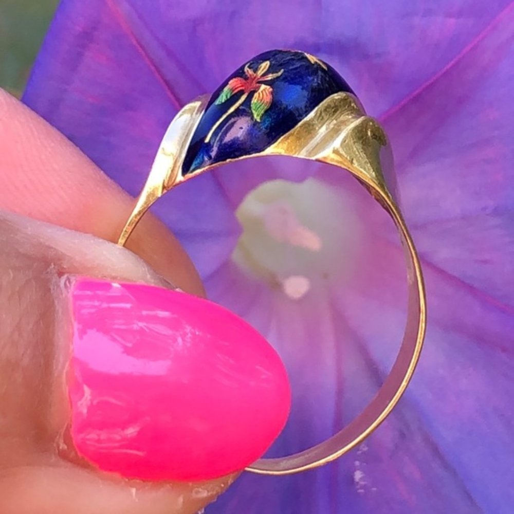 18K Yellow Gold Vintage Enamel Ring - Picture 2 of 7